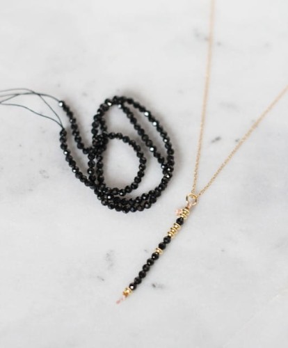 MAMUSIA - PERSONALIZOWANY NASZYJNIK Z ALFABETEM MORSE'A LE BOHO BLEU  SPINEL